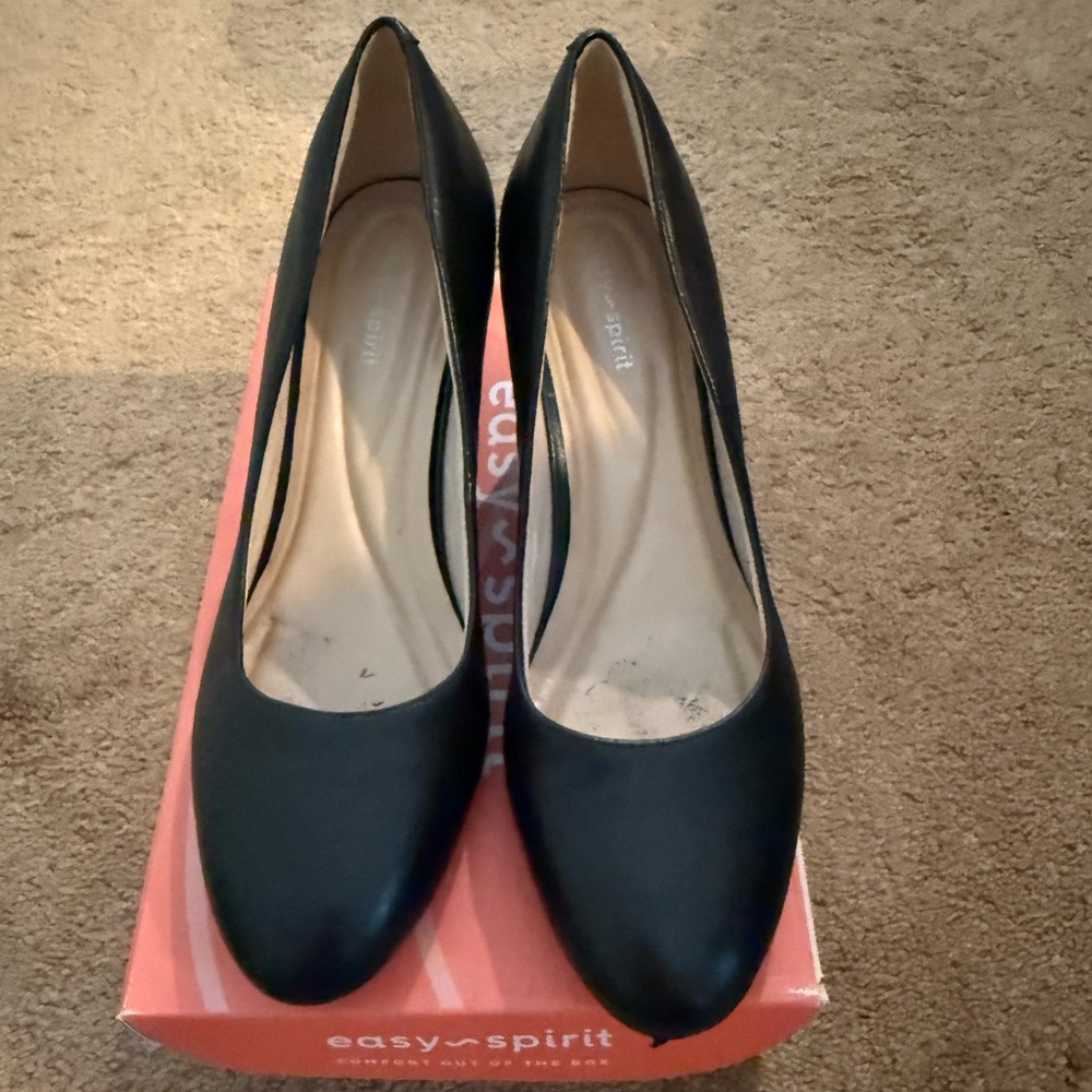 Easy Spirit Priscila black heels, Sz 7.5